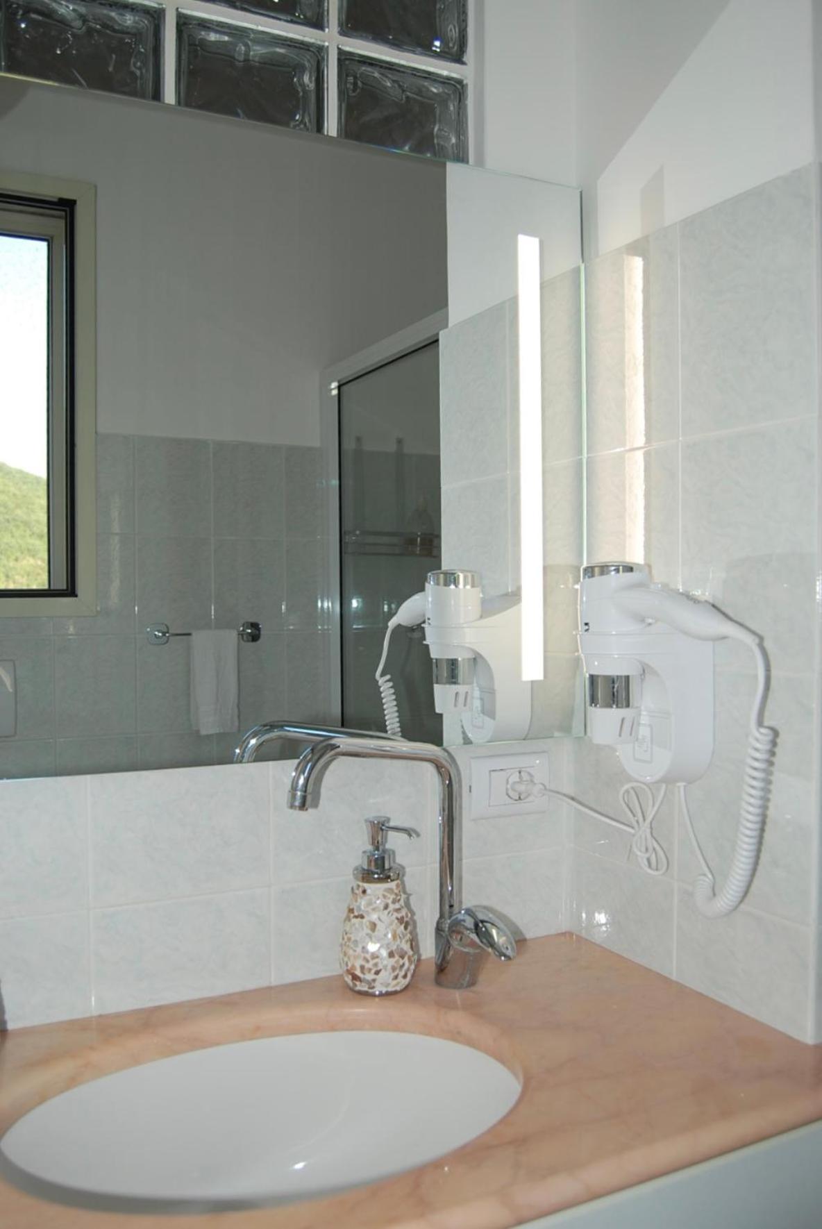 Mini Red Hub - Design Apartment Sant'Agapito Εξωτερικό φωτογραφία